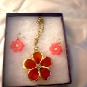 Necklace and ring Sete great for the holidays